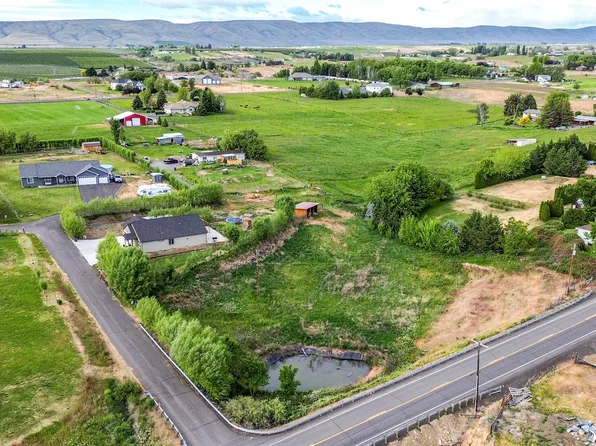 14650 Douglas Rd, Yakima, WA 98908