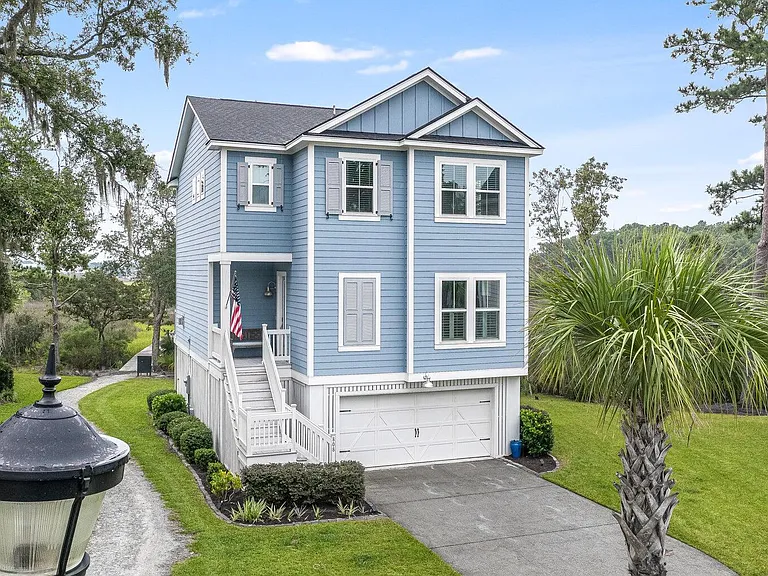 808 Forrest Dr — Photo 1