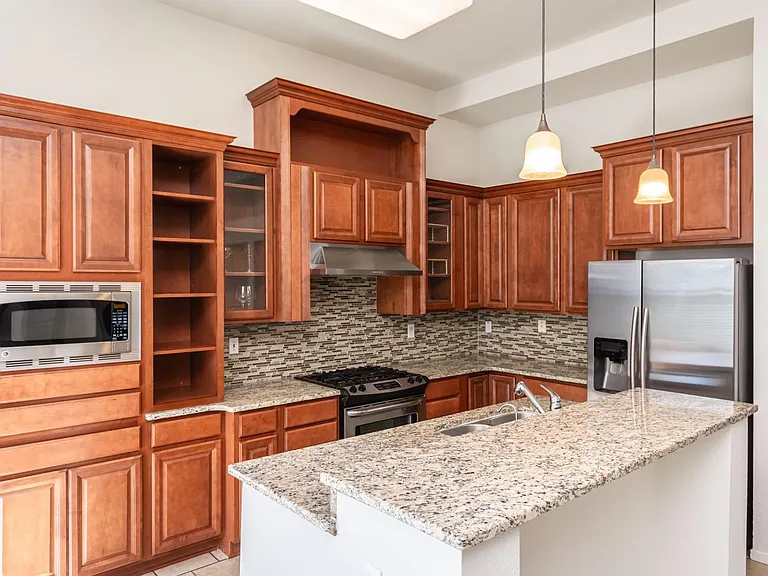 9484 Windrift Ln — Photo 2
