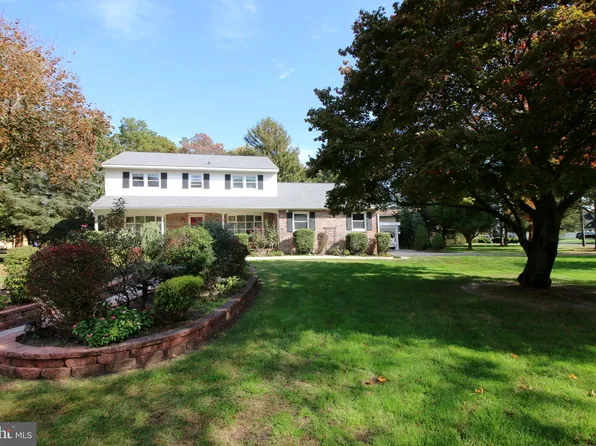 602 4th St, Absecon, NJ 08201