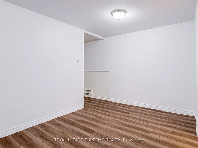 224 Christie St #LOWER — Photo 10