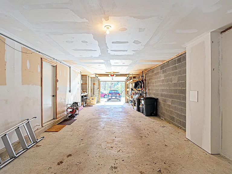 11502 Sunder Ct — Photo 41