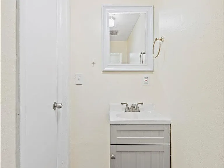 3666 Pinehurst Dr #C — Photo 7