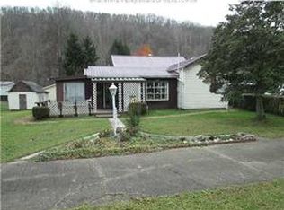 403 Hayes St, Elkview, WV 25071