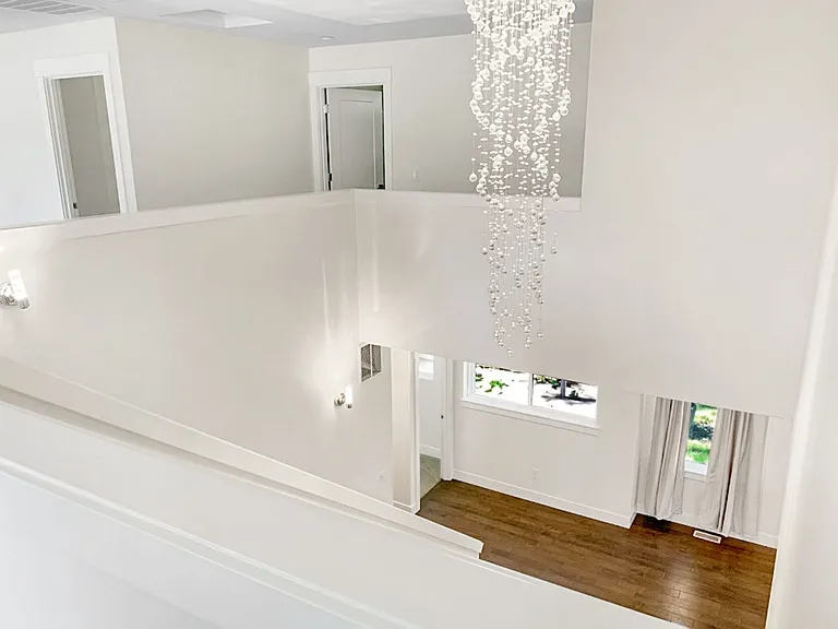 707 Newport Ct NE — Photo 28