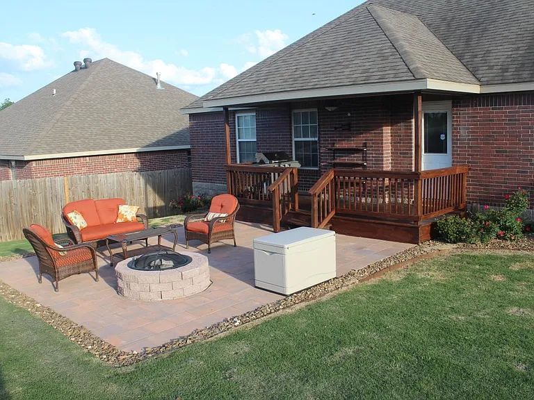 4702 SW Golden Eagle Ave — Photo 6