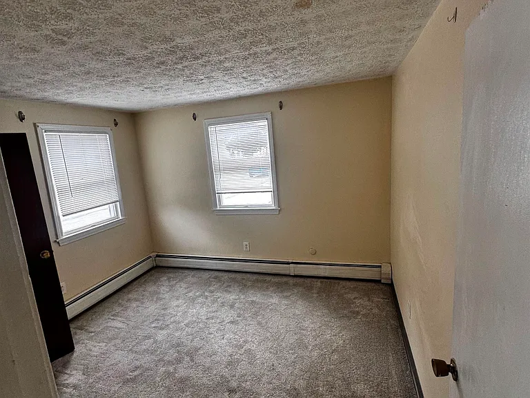 562A Lake Ave — Photo 4