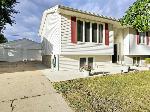 1624 Oriole Ave, Waterloo, IA 50701