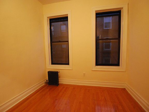 3rd image of 574 W 176th St APT 41