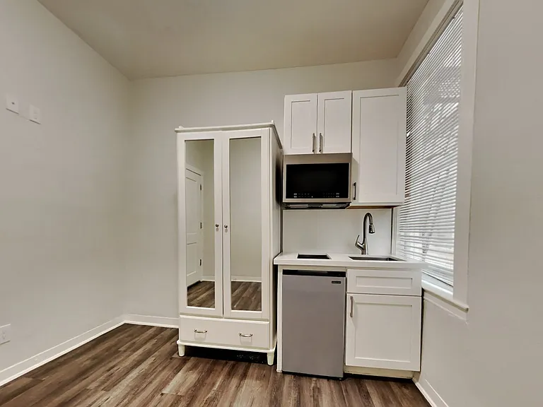 1499 California St. — Photo 16