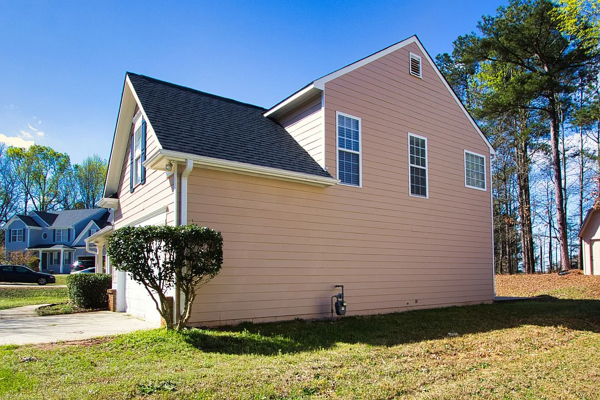 Building Photo - 585 Chapel Walk Ln