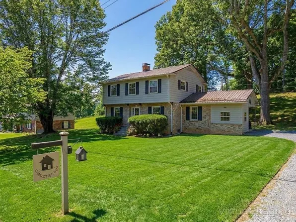 12104 Linden St, Meadowview, VA 24361