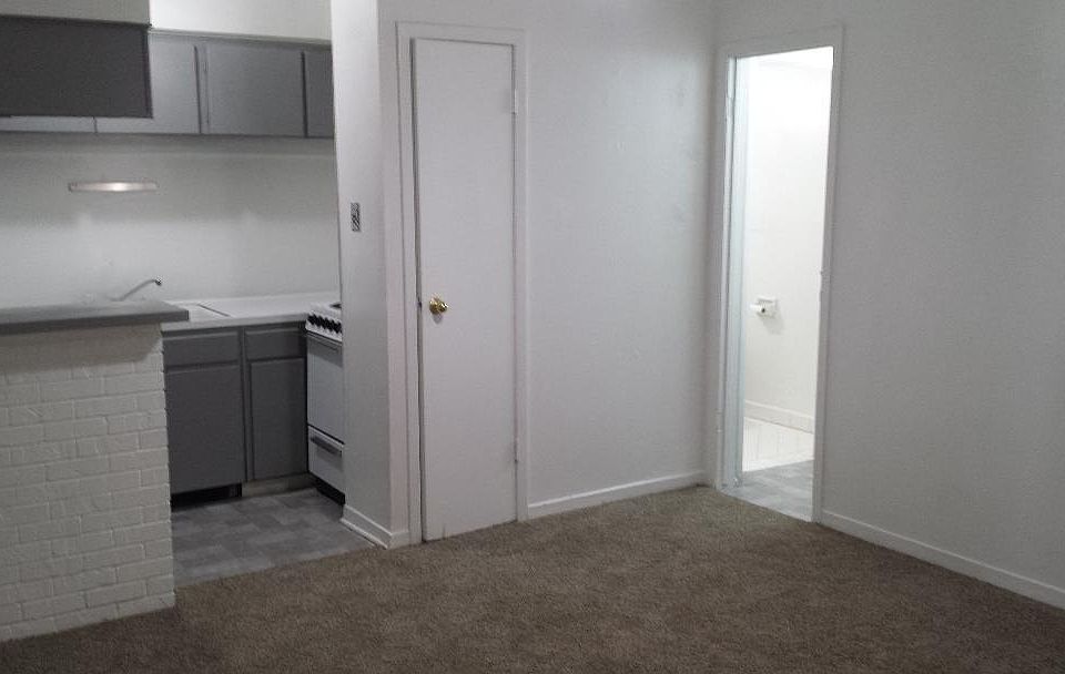 2nd image of 1654 W Main St APT 5