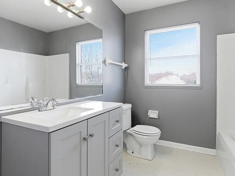1824 Country Hills Dr #B — Photo 14