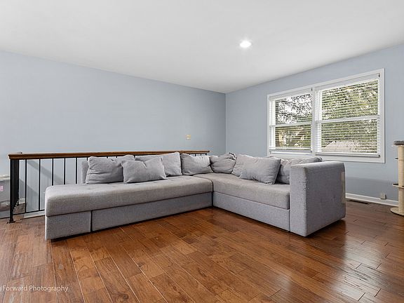 3rd image of 242 Sunset Ct #242