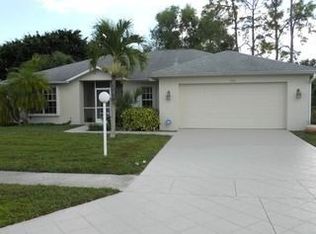780 Charlemagne Blvd, Naples, FL 34112
