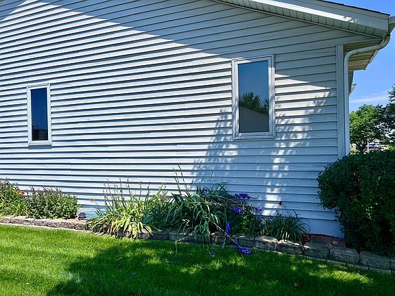3rd image of 2017 Meadowlark Dr
