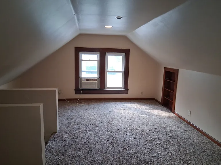 1543 Front St — Photo 3
