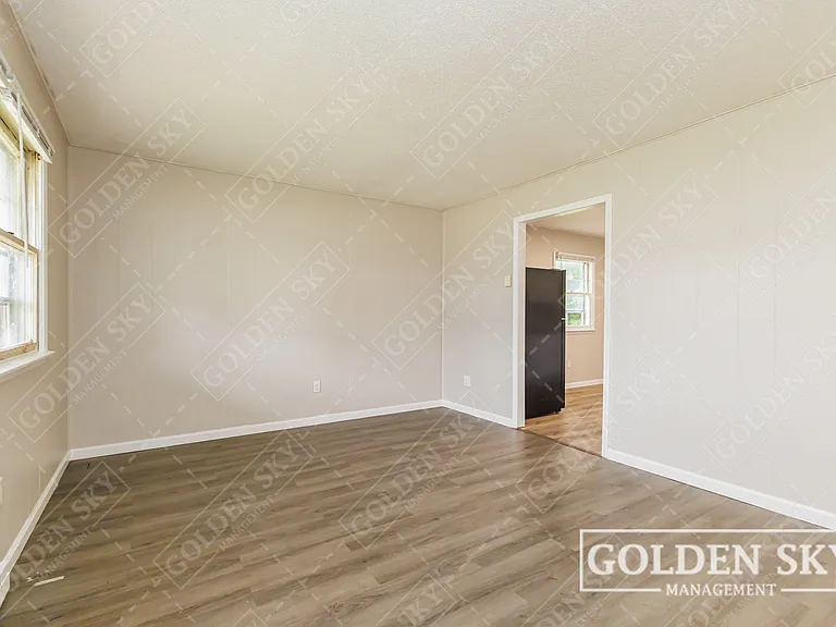 6406 E Piccadilly Rd — Photo 4