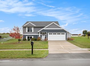 366 Green Ridge Dr SE, Caledonia, MI 49316