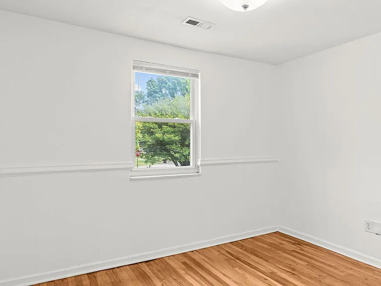 1835 Dalton St — Photo 12