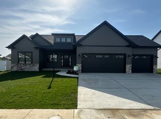 1713 Littlefield Ln, Mahomet, IL 61853