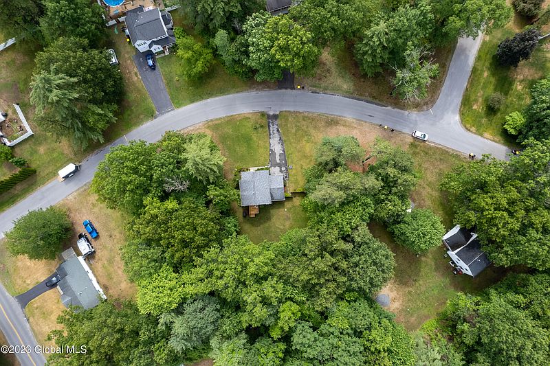 3rd image of 3 Columbine Avenue