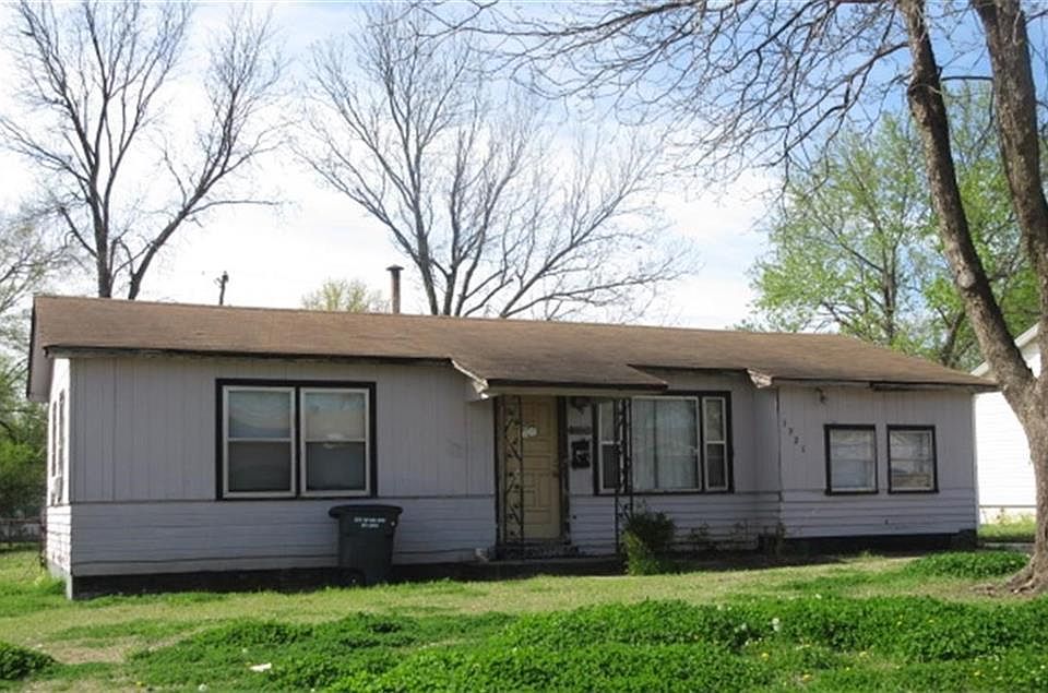 1st image of 3928 SE 10th Pl