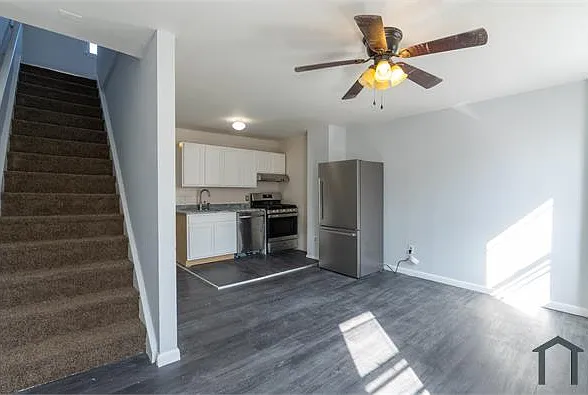 5 bed, $1,895 — Photo 3