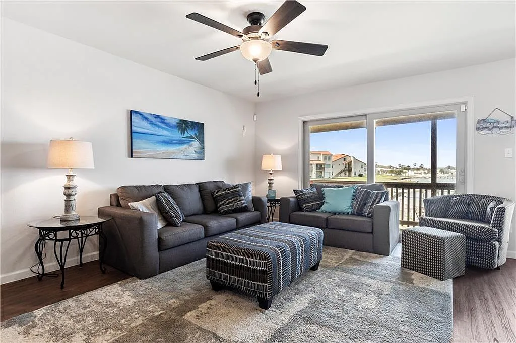2 bed, 2.0 bath, 1414 sqft, $2,750 — Photo 3