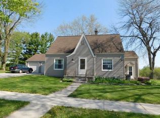 302 Center Ave, Adell, WI 53001
