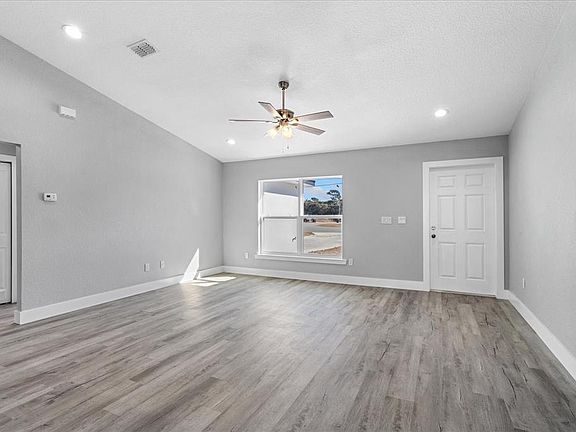 4th image of 5122 Pecan Rd