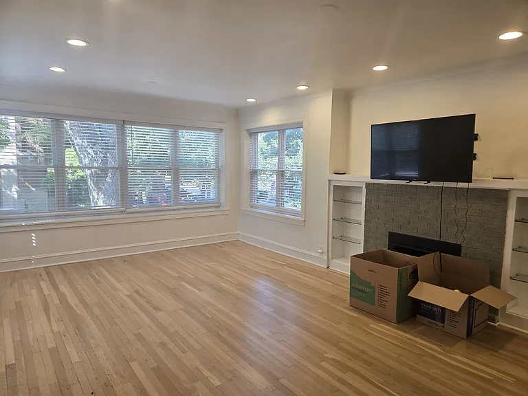 2255 W Huron St — Photo 2