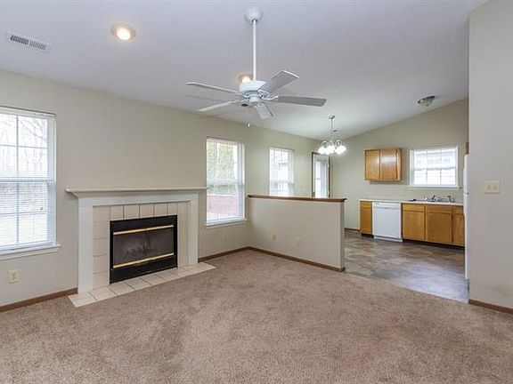 4th image of 5810 Rolling Bluff Ln