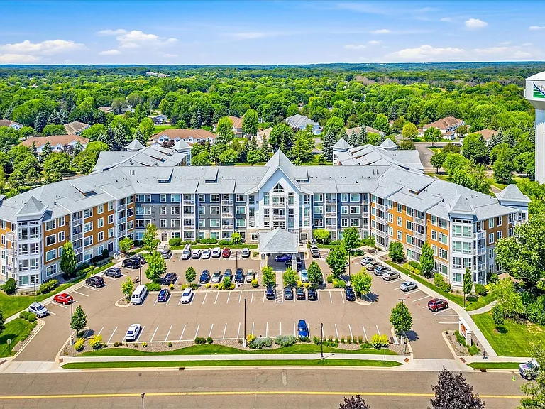 The Legends of Champlin 55+ Apartments — Photo 9