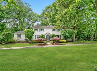 3 Shadow Rd, Upper Saddle River, NJ 07458
