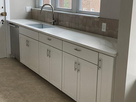 Kitchen Sink & Counter