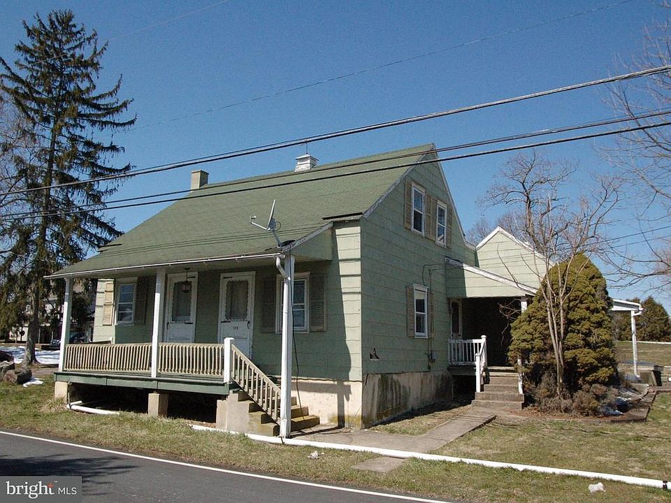 2nd image of 179 W Willow Rd