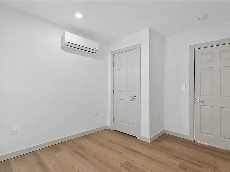 79 Fox St #2 — Photo 9