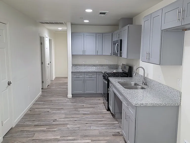 426 Dover Pl #D — Photo 3