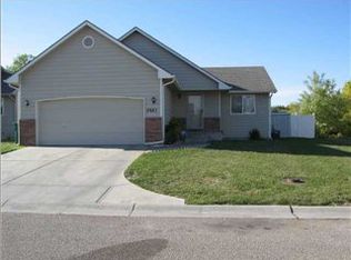2621 N Edgemoor Dr, Wichita, KS 67220