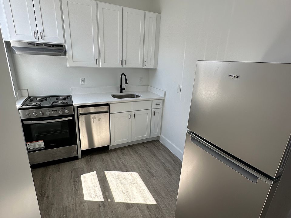 1st image of 1260 Main St #102