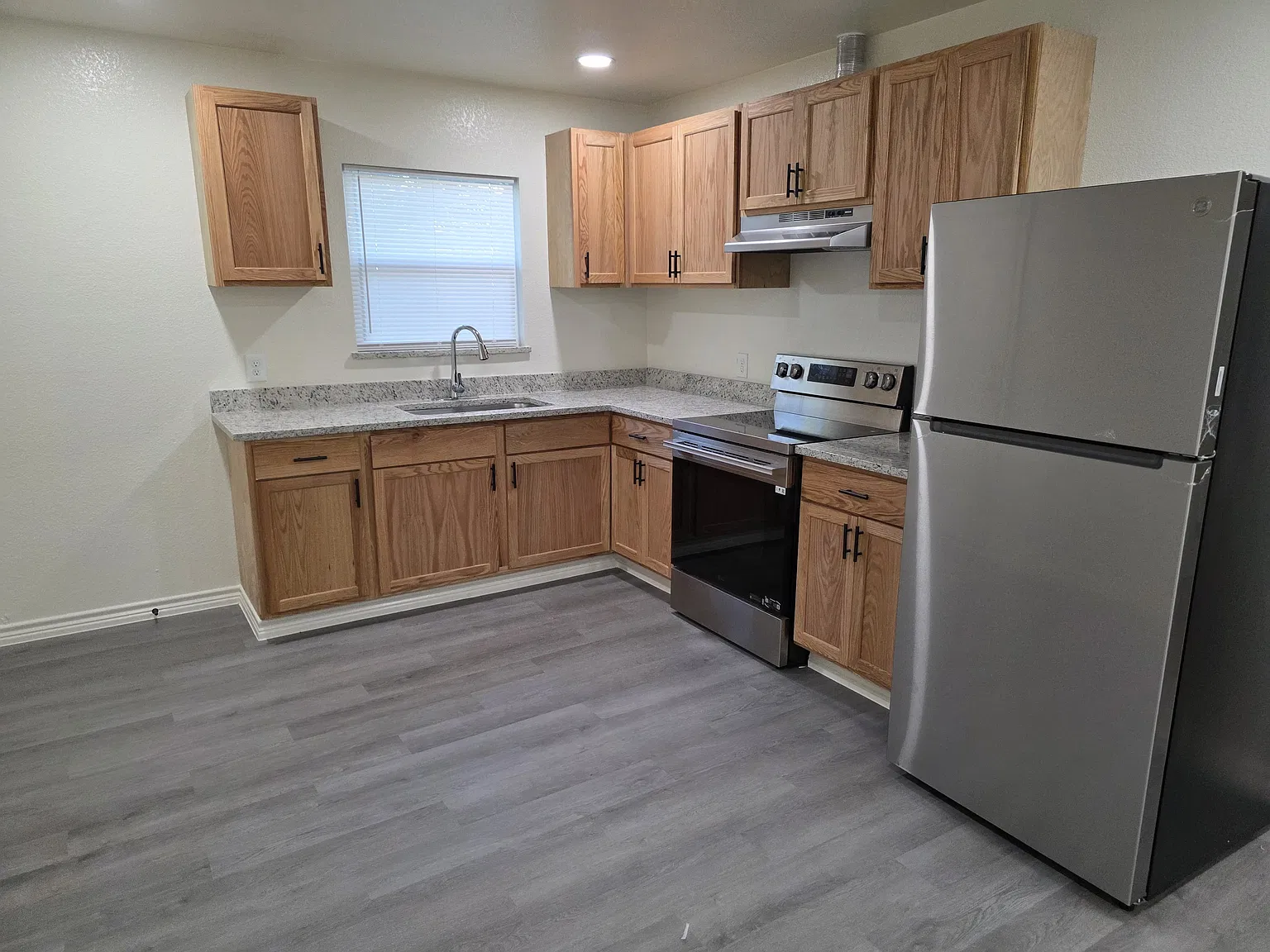 3 bed, 1244 sqft, $1,750 — Photo 2