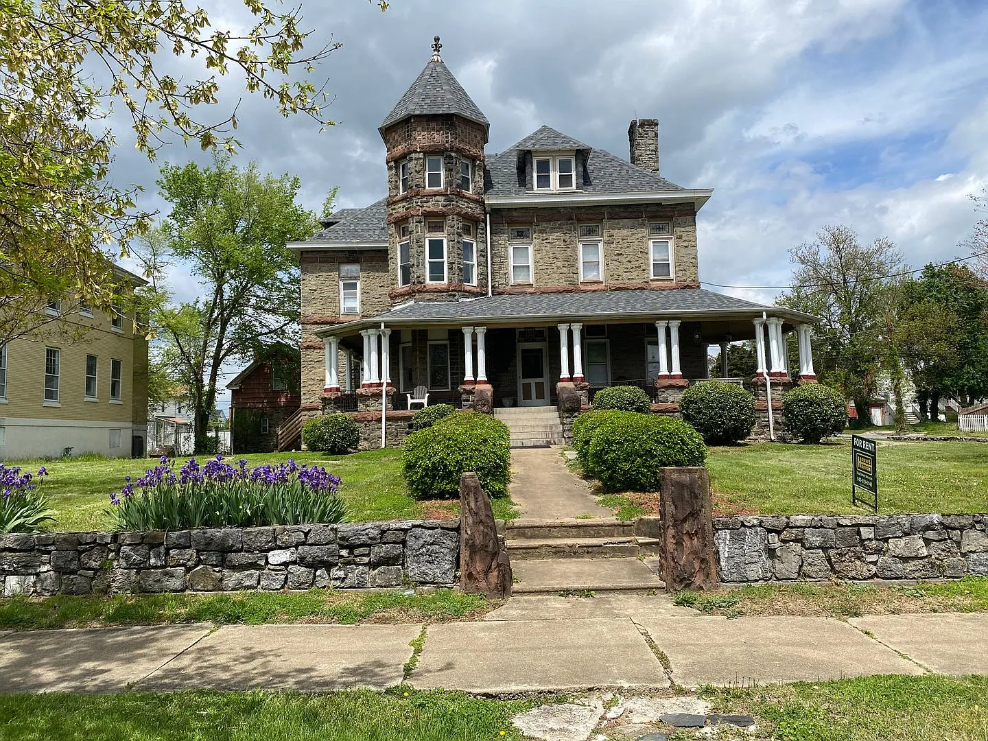 Patterson,SW,1501 — Photo 1