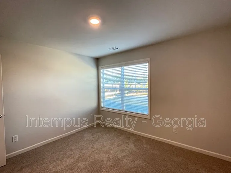 44 Garnet Dr — Photo 32