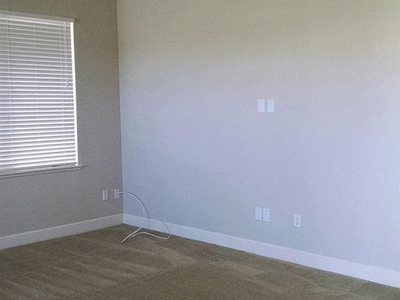 3rd image of 3607 Goldenstar St