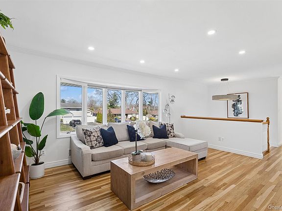 4th image of 19 Fisher Road
