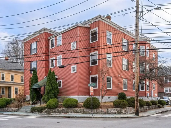 74 School St APT 4, Waltham, MA 02452