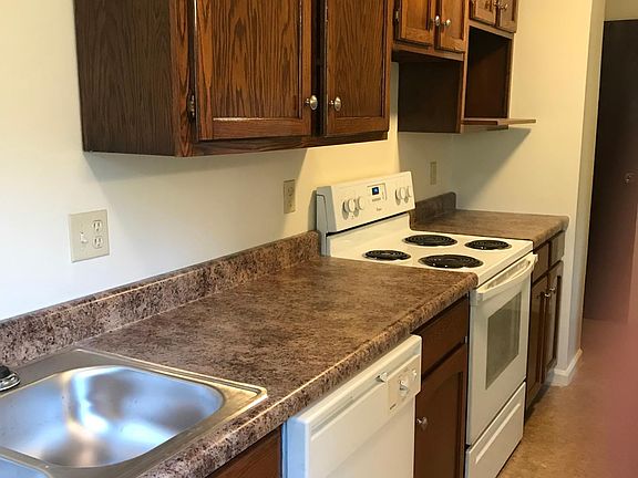 2nd image of 126 Lexington Dr