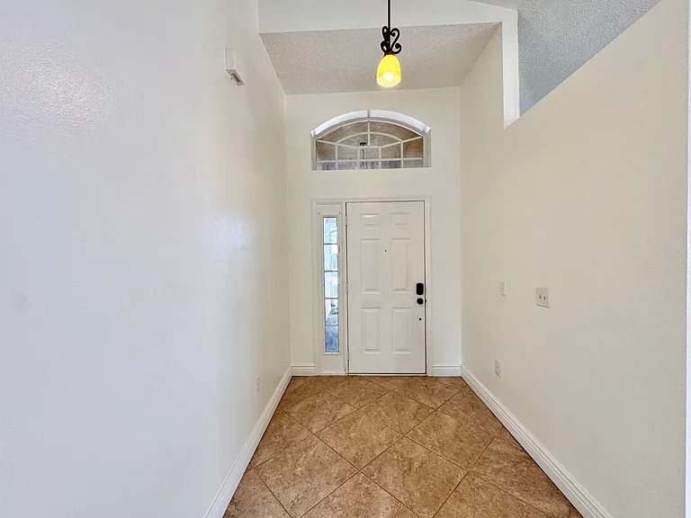 641 Samantha Ln — Photo 14